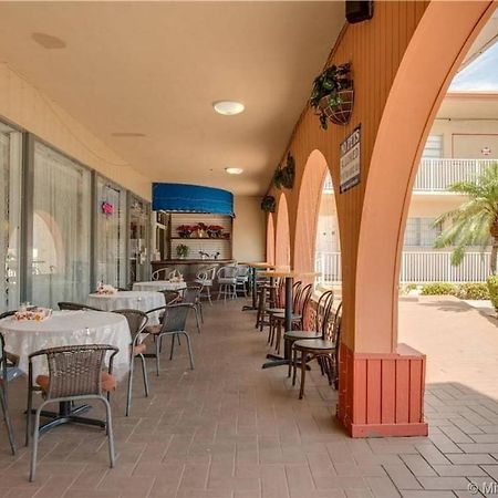Private Hallandale Beach Studio Wbath Walking Distance To The Beach Pool Free Parking מראה חיצוני תמונה